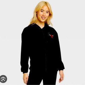 Nwt size xxl NBA Chicago
Bulls Velour Zip-Up